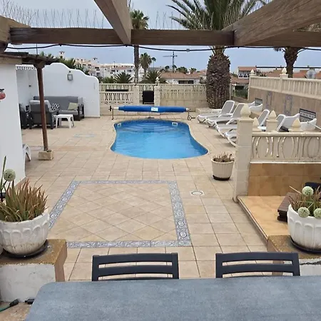 فيلة Malpas Exceptional 3 Bed - Sleeps 6 - Pool - Hottub- Parking سان ميغيل ذي أبونا