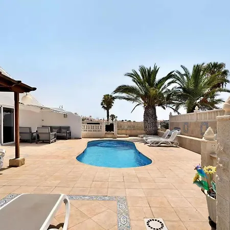 فيلة Malpas Exceptional 3 Bed - Sleeps 6 - Pool - Hottub- Parking سان ميغيل ذي أبونا